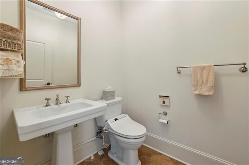 Atlanta, Georgia, 30339, United States, 2 Bedrooms Bedrooms, ,3 BathroomsBathrooms,Residential,Active,1914618