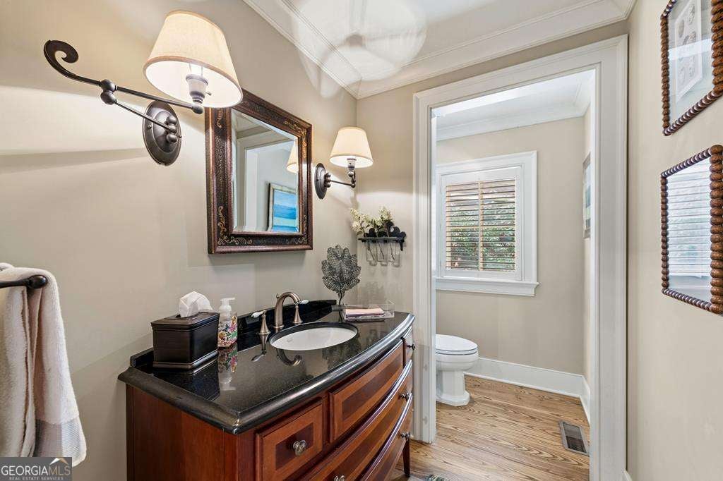 Murphy, North Carolina, 28906, United States, 5 Bedrooms Bedrooms, ,6 BathroomsBathrooms,Residential,Active,2001080