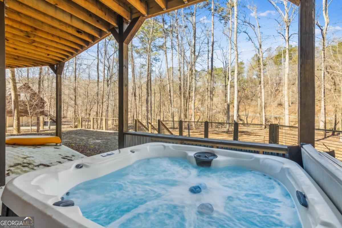 Ellijay, Georgia, 30540, United States, ,4 BathroomsBathrooms,Residential,Active,1718403