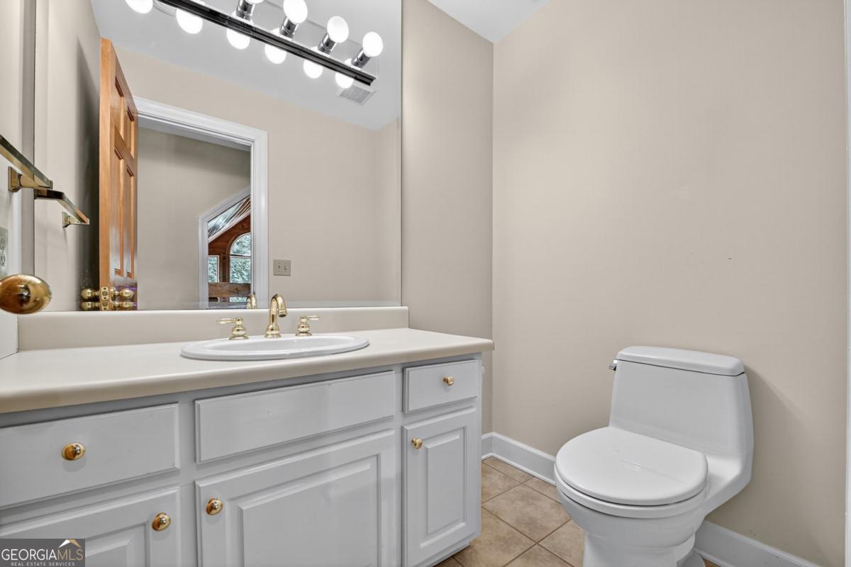 Ellijay, Georgia, 30536, United States, 3 Bedrooms Bedrooms, ,5 BathroomsBathrooms,Residential,Active,1929666