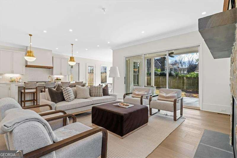 Atlanta, Georgia, 30309, United States, ,5 BathroomsBathrooms,Residential,Active,1869107