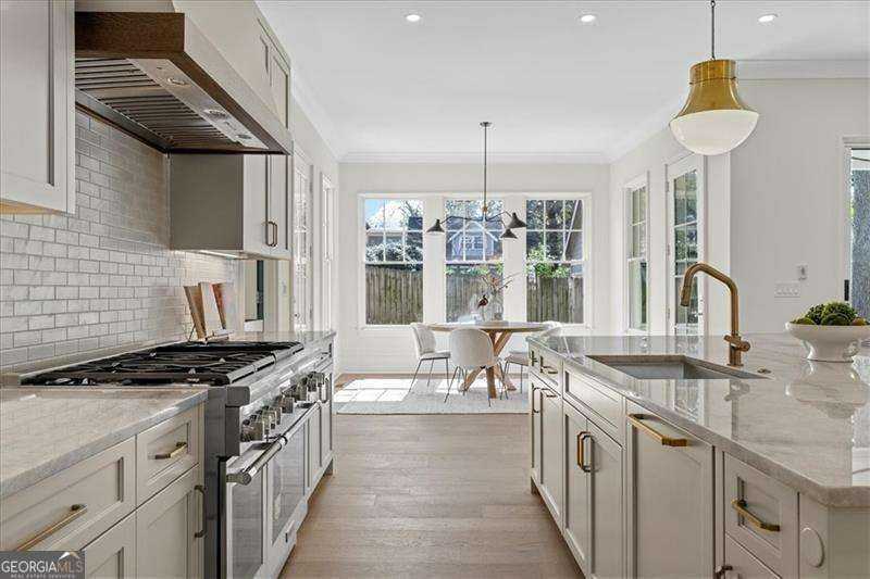 Atlanta, Georgia, 30309, United States, ,5 BathroomsBathrooms,Residential,Active,1869107