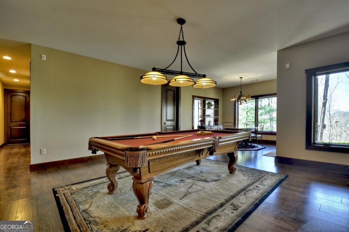 Ellijay, Georgia, 30536, United States, 5 Bedrooms Bedrooms, ,6 BathroomsBathrooms,Residential,Active,1953697