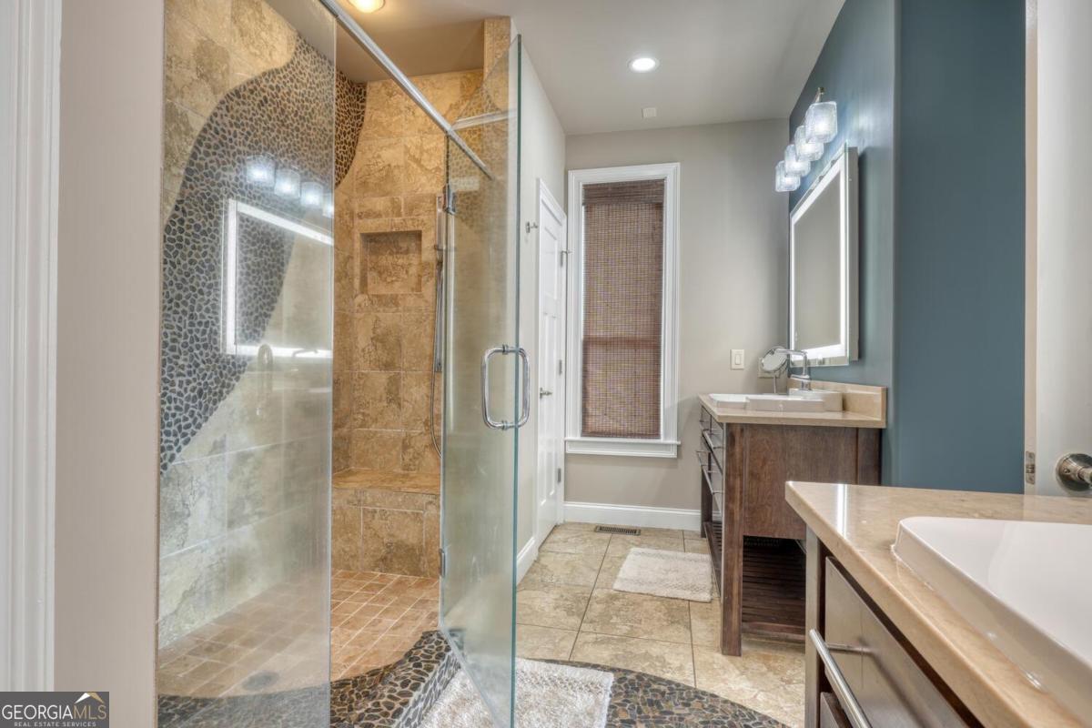 Blairsville, Georgia, 30512, United States, ,4 BathroomsBathrooms,Residential,Active,1852664