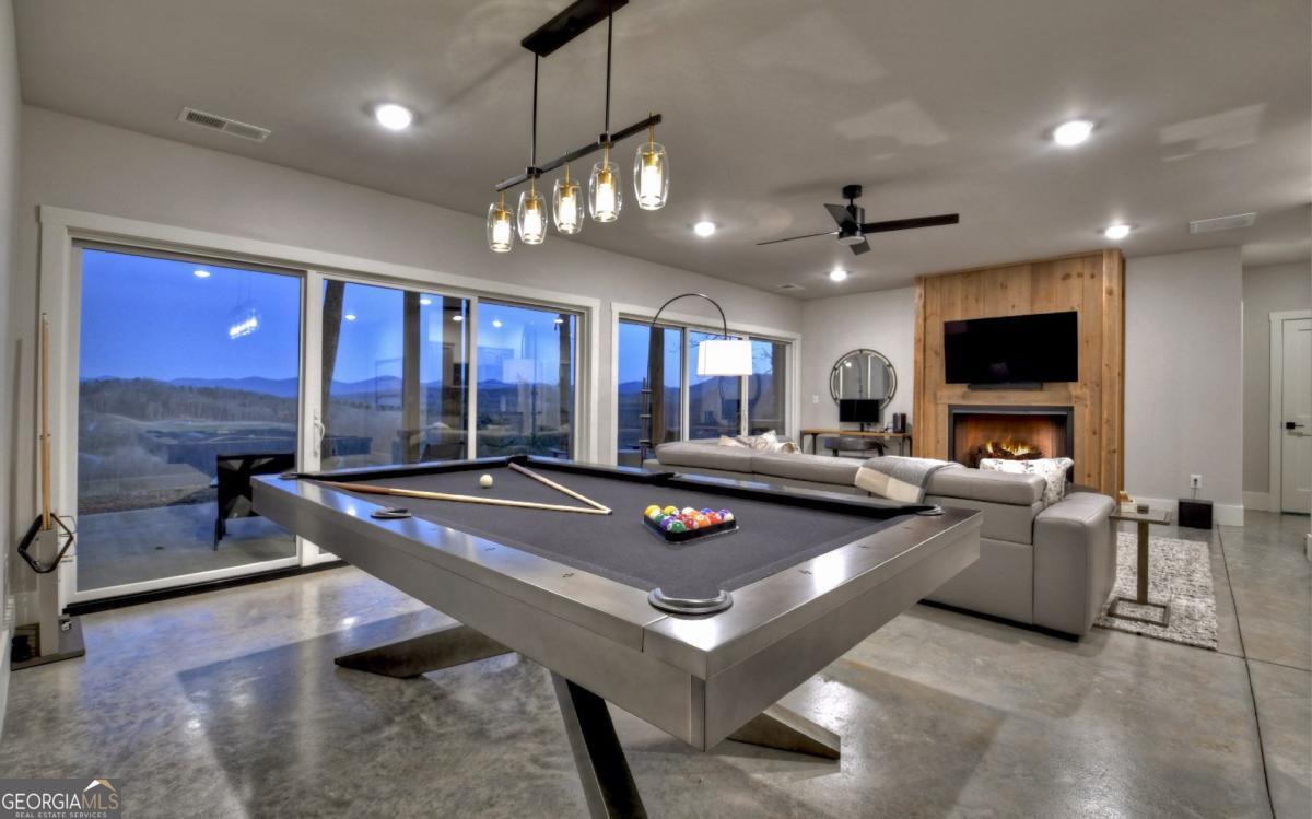 Morganton, Georgia, 30560, United States, 3 Bedrooms Bedrooms, ,4 BathroomsBathrooms,Residential,Active,2010579