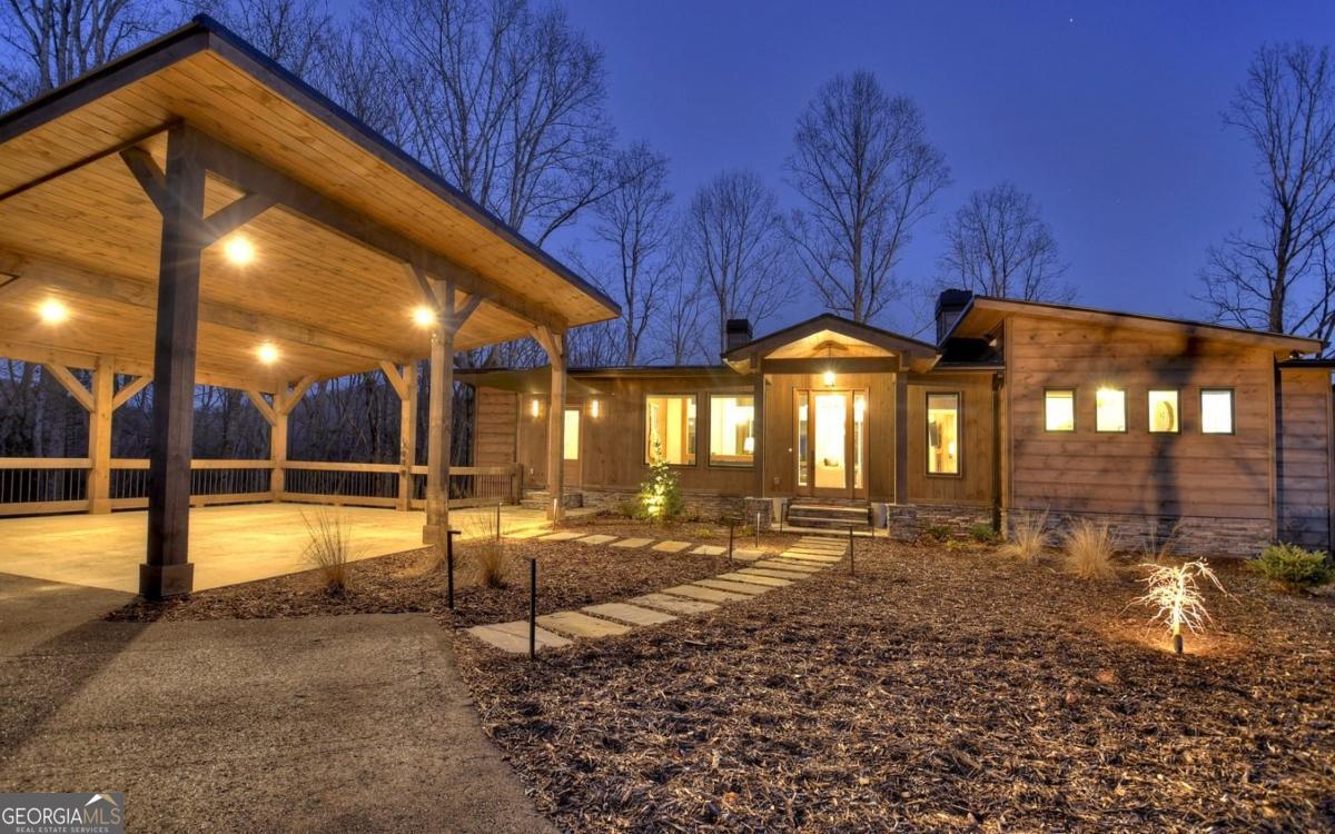 Morganton, Georgia, 30560, United States, 3 Bedrooms Bedrooms, ,4 BathroomsBathrooms,Residential,Active,2010579