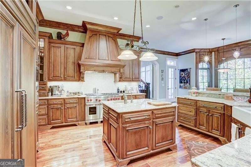 Atlanta, Georgia, 30339, United States, 5 Bedrooms Bedrooms, ,7 BathroomsBathrooms,Residential,Active,1936159