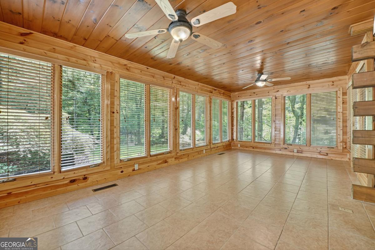 Ellijay, Georgia, 30536, United States, 3 Bedrooms Bedrooms, ,5 BathroomsBathrooms,Residential,Active,1929666