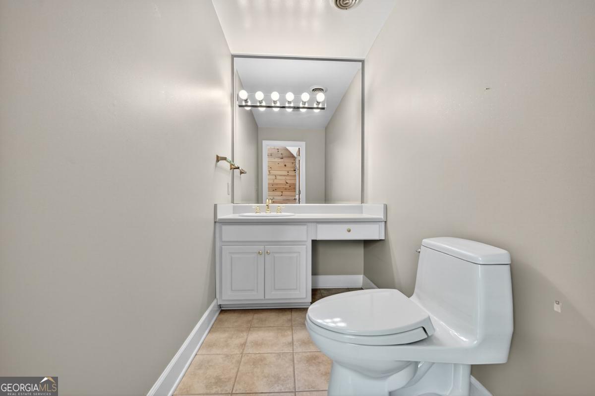 Ellijay, Georgia, 30536, United States, 3 Bedrooms Bedrooms, ,5 BathroomsBathrooms,Residential,Active,1929666
