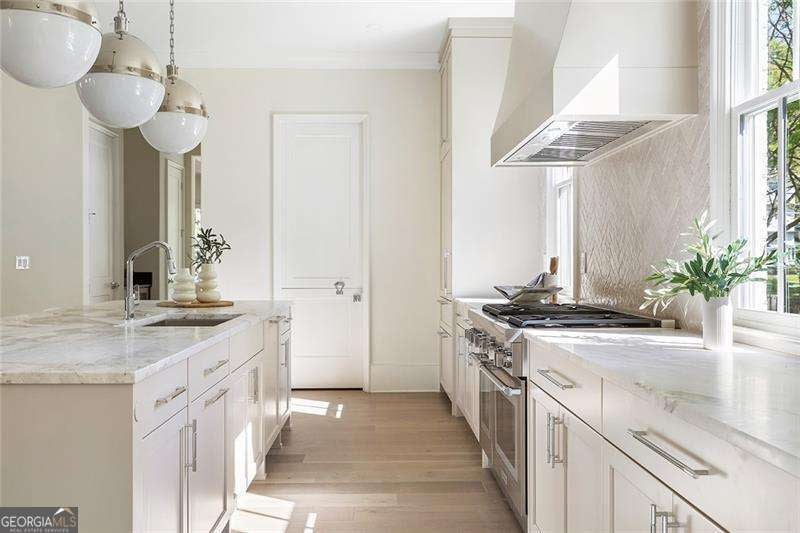 Atlanta, Georgia, 30309, United States, 4 Bedrooms Bedrooms, ,4 BathroomsBathrooms,Residential,Active,1869126