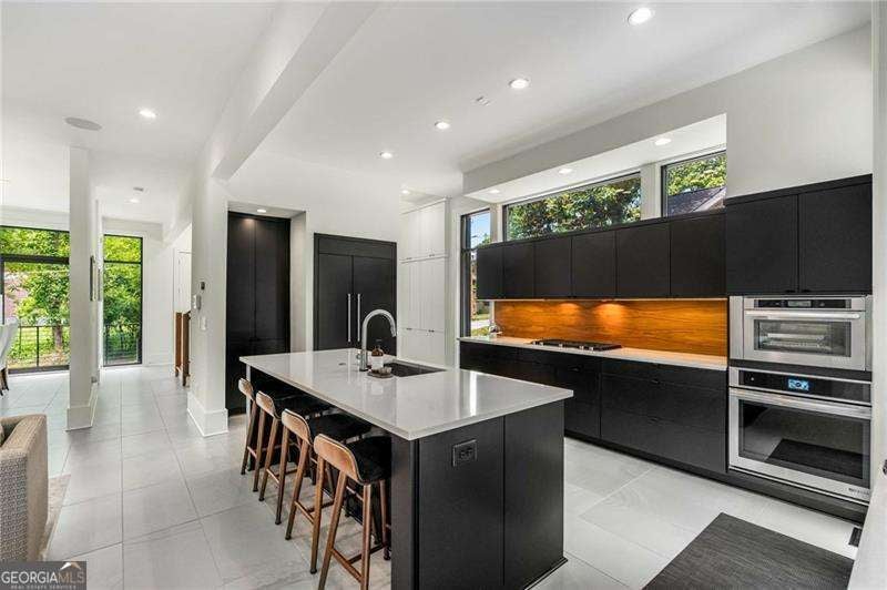 Atlanta, Georgia, 30306, United States, 4 Bedrooms Bedrooms, ,4 BathroomsBathrooms,Residential,Active,1828965