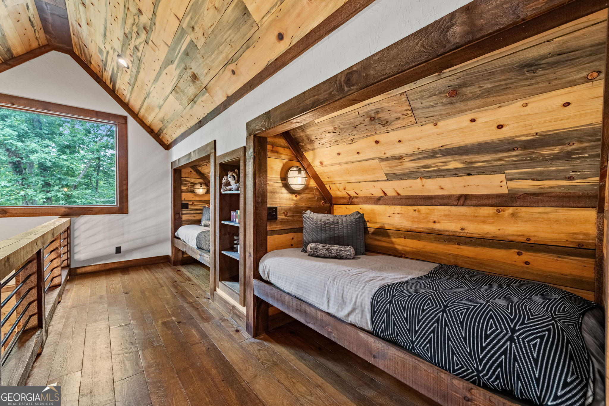 Blue Ridge, Georgia, 30513, United States, 3 Bedrooms Bedrooms, ,3 BathroomsBathrooms,Residential,Active,2045614