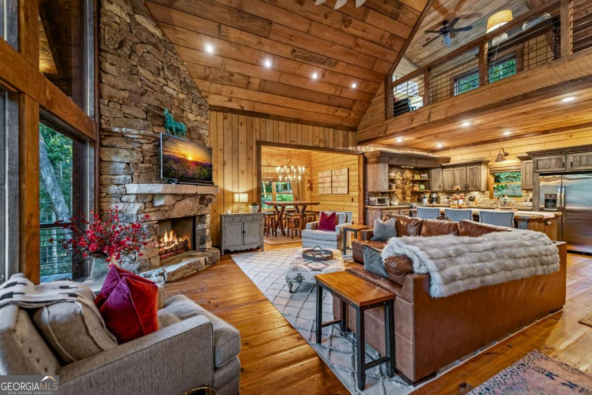 Blue Ridge, Georgia, 30513, United States, 3 Bedrooms Bedrooms, ,5 BathroomsBathrooms,Residential,Active,1973533