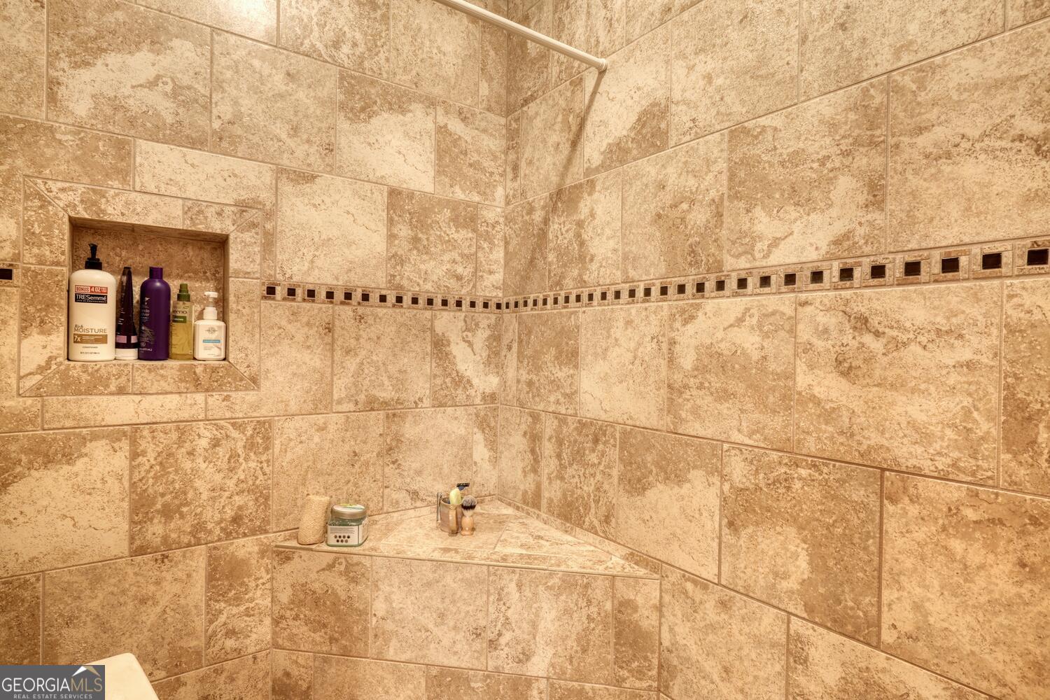 Blairsville, Georgia, 30512, United States, 4 Bedrooms Bedrooms, ,5 BathroomsBathrooms,Residential,Active,1898219