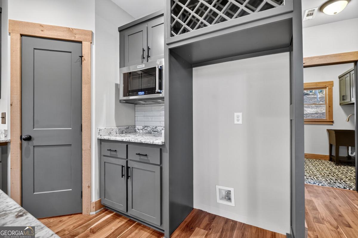 Ellijay, Georgia, 30540, United States, 4 Bedrooms Bedrooms, ,3 BathroomsBathrooms,Residential,Active,1971791