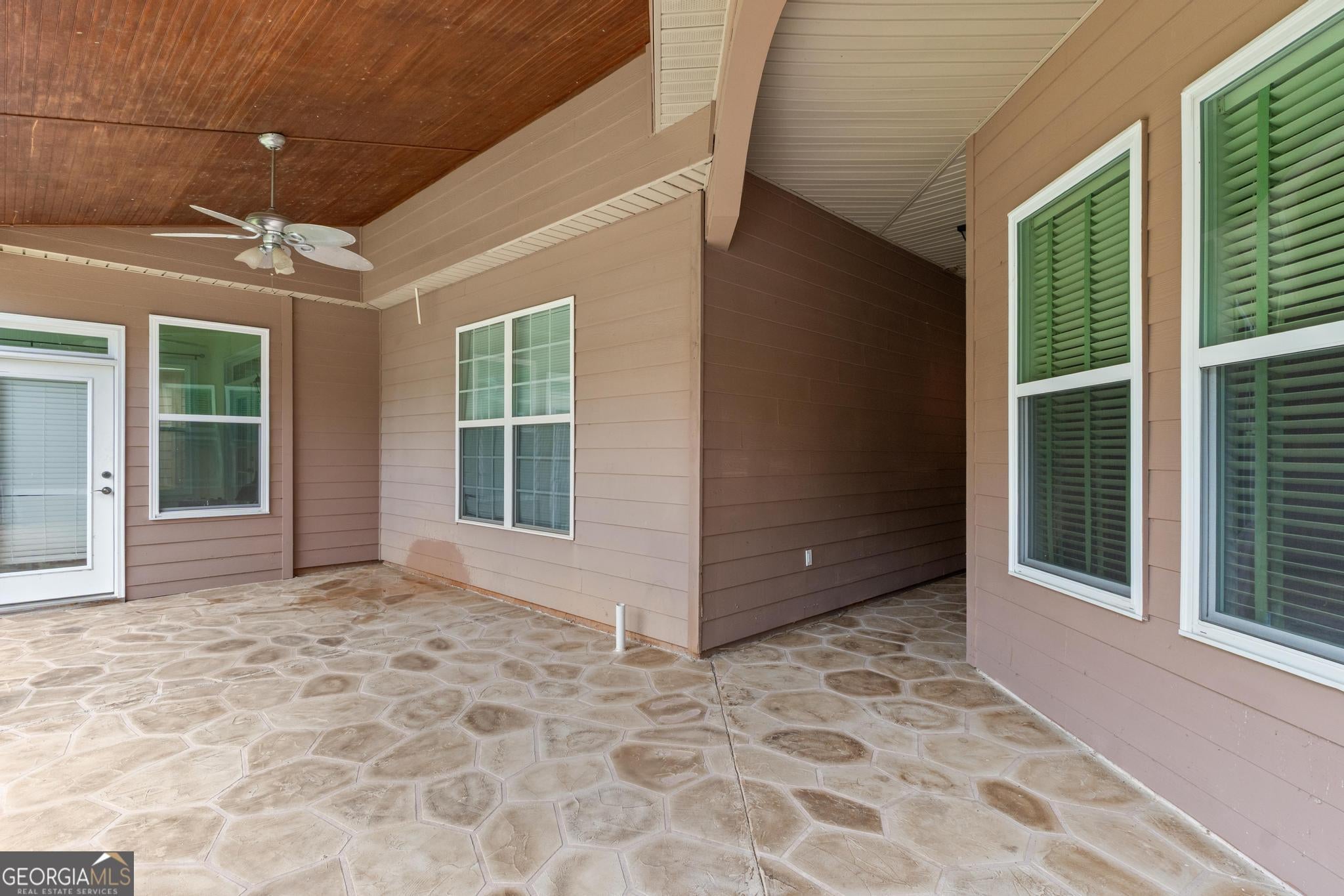 Mcdonough, Georgia, 30253, United States, 8 Bedrooms Bedrooms, ,7 BathroomsBathrooms,Residential,Active,1899862