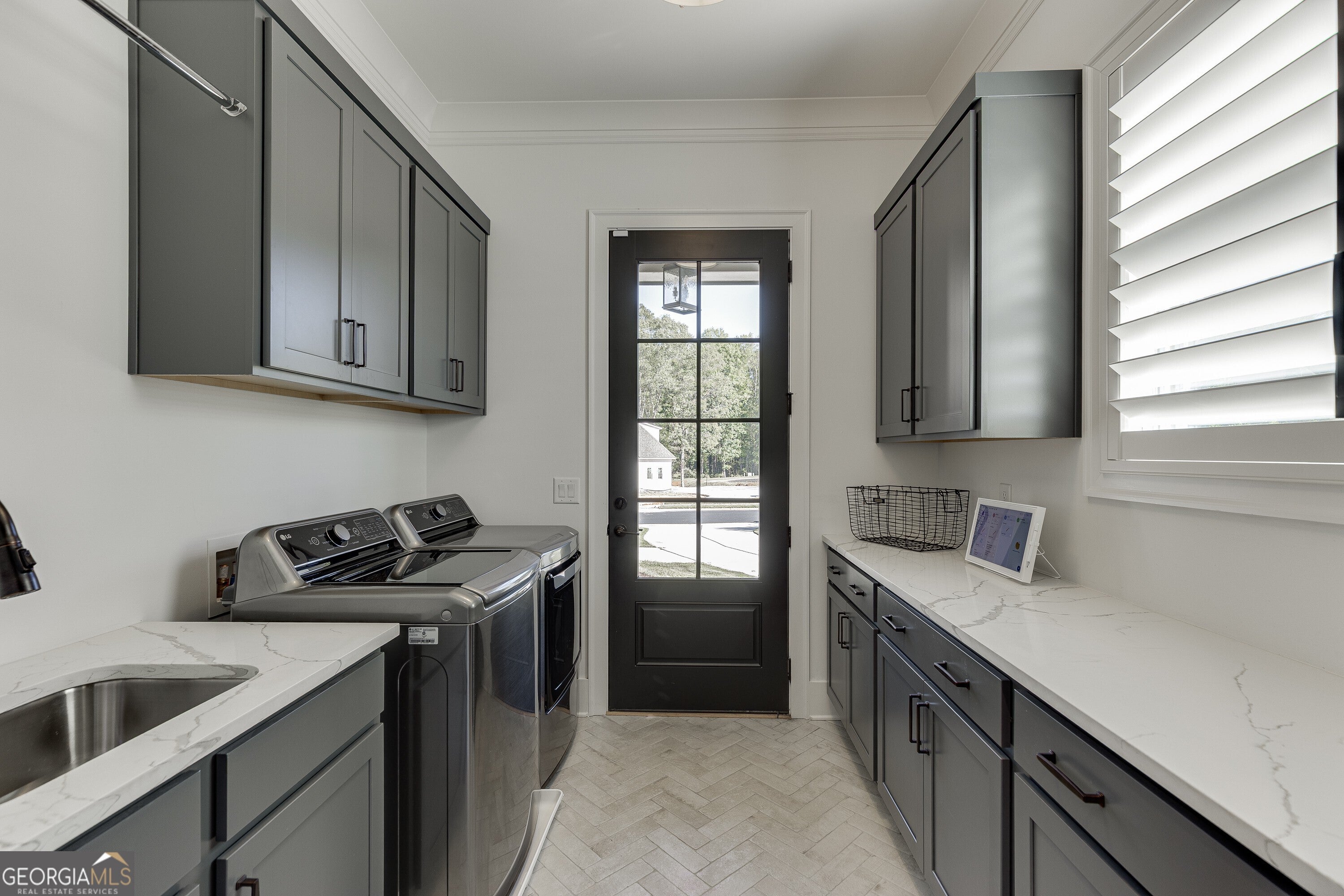 Flowery Branch, Georgia, 30542, United States, 4 Bedrooms Bedrooms, ,6 BathroomsBathrooms,Residential,Active,1999906