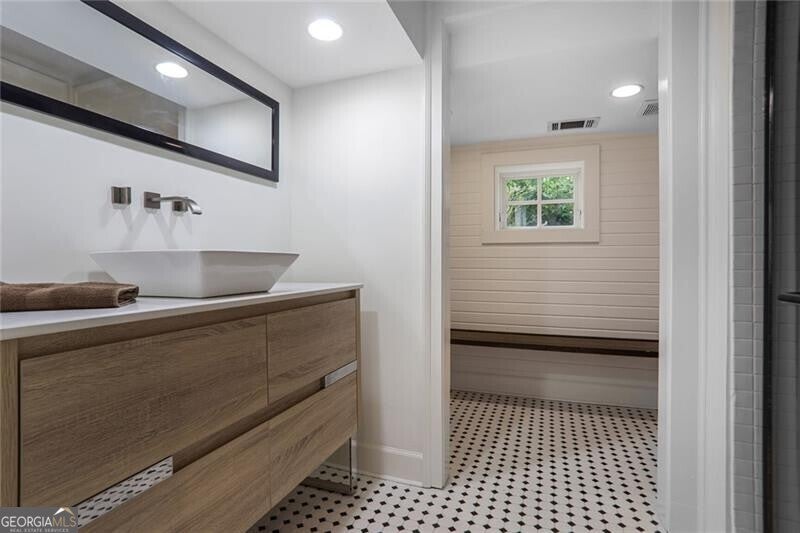 Atlanta, Georgia, 30309, United States, 6 Bedrooms Bedrooms, ,6 BathroomsBathrooms,Residential,Active,1761624