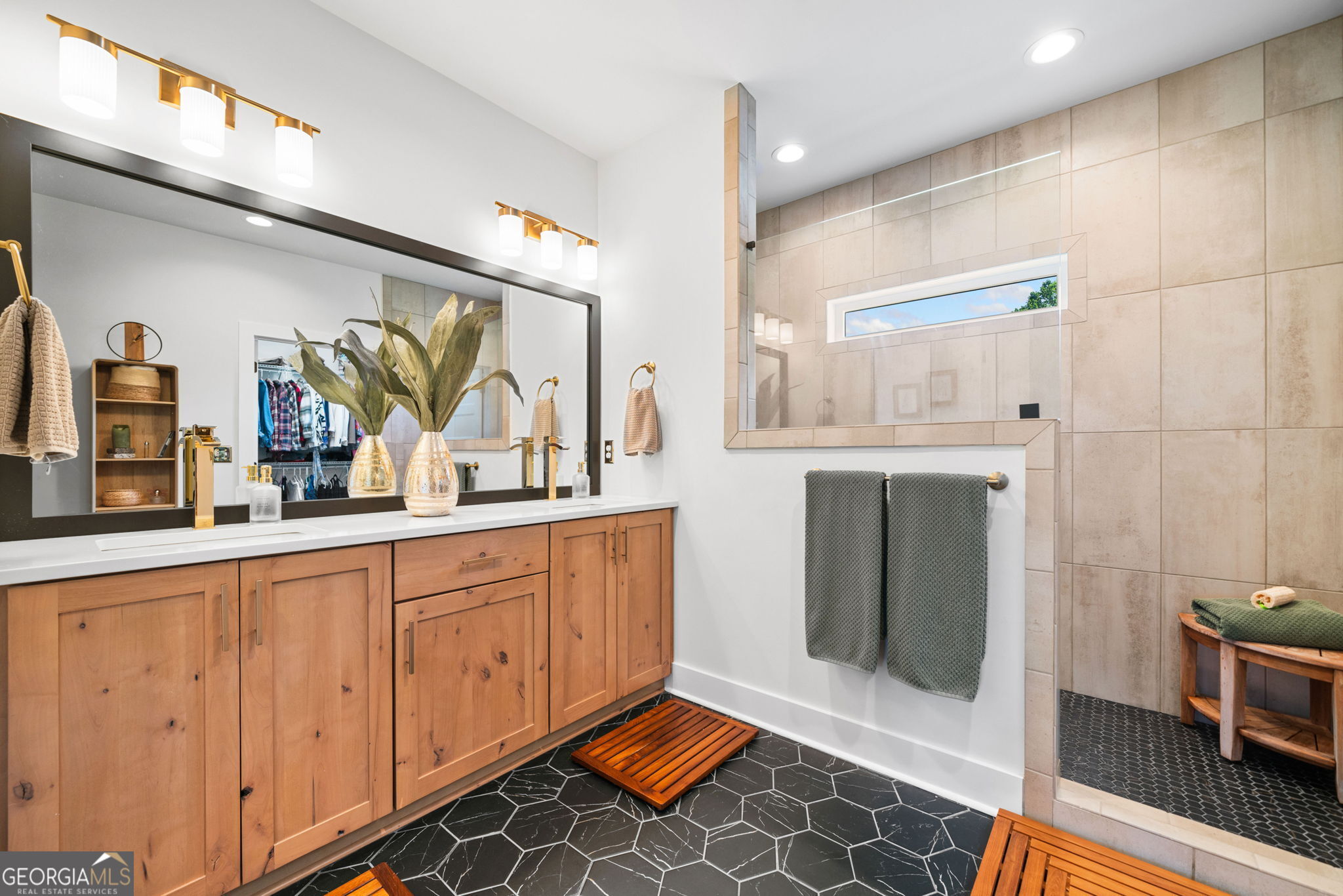 Morganton, Georgia, 30560, United States, 4 Bedrooms Bedrooms, ,4 BathroomsBathrooms,Residential,Active,2001369