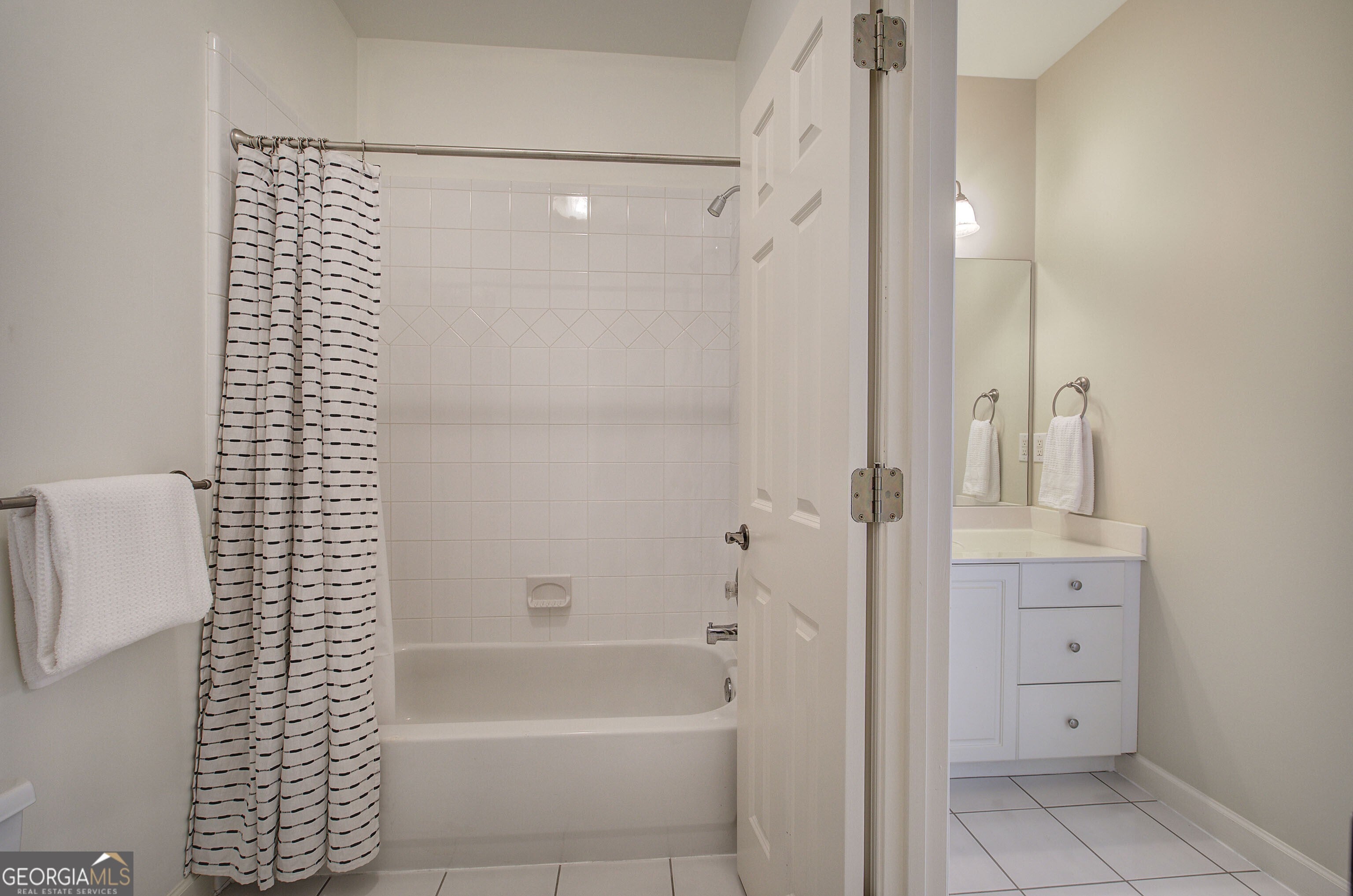 Kennesaw, Georgia, 30152, United States, 6 Bedrooms Bedrooms, ,7 BathroomsBathrooms,Residential,Active,1967313