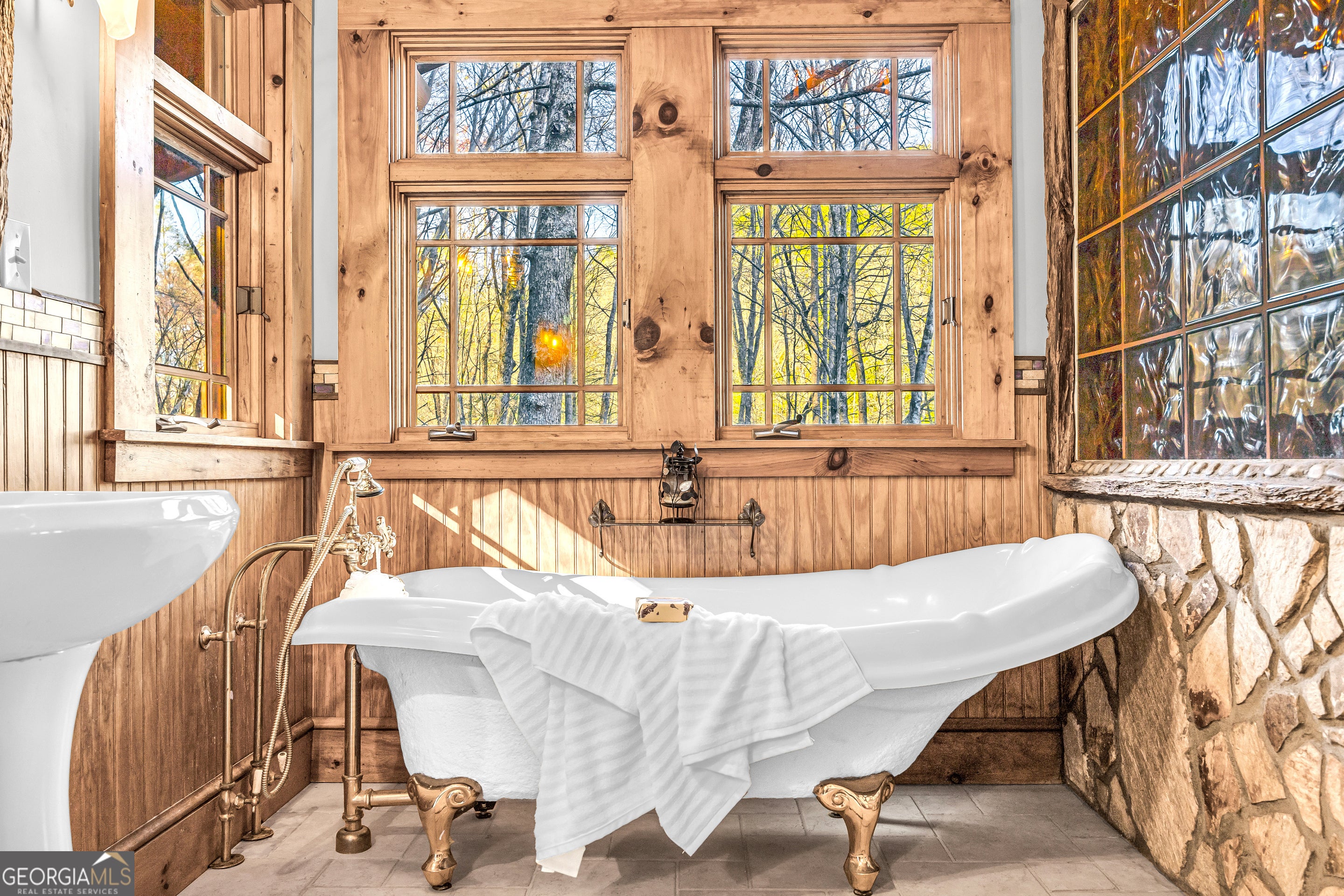 Cherry Log, Georgia, 30522, United States, 4 Bedrooms Bedrooms, ,5 BathroomsBathrooms,Residential,Active,2044142