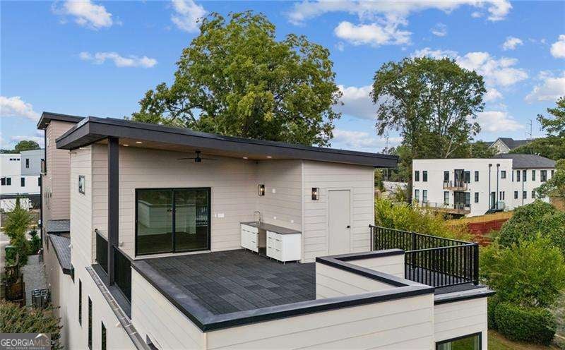 Atlanta, Georgia, 30308, United States, 4 Bedrooms Bedrooms, ,5 BathroomsBathrooms,Residential,Active,1985587