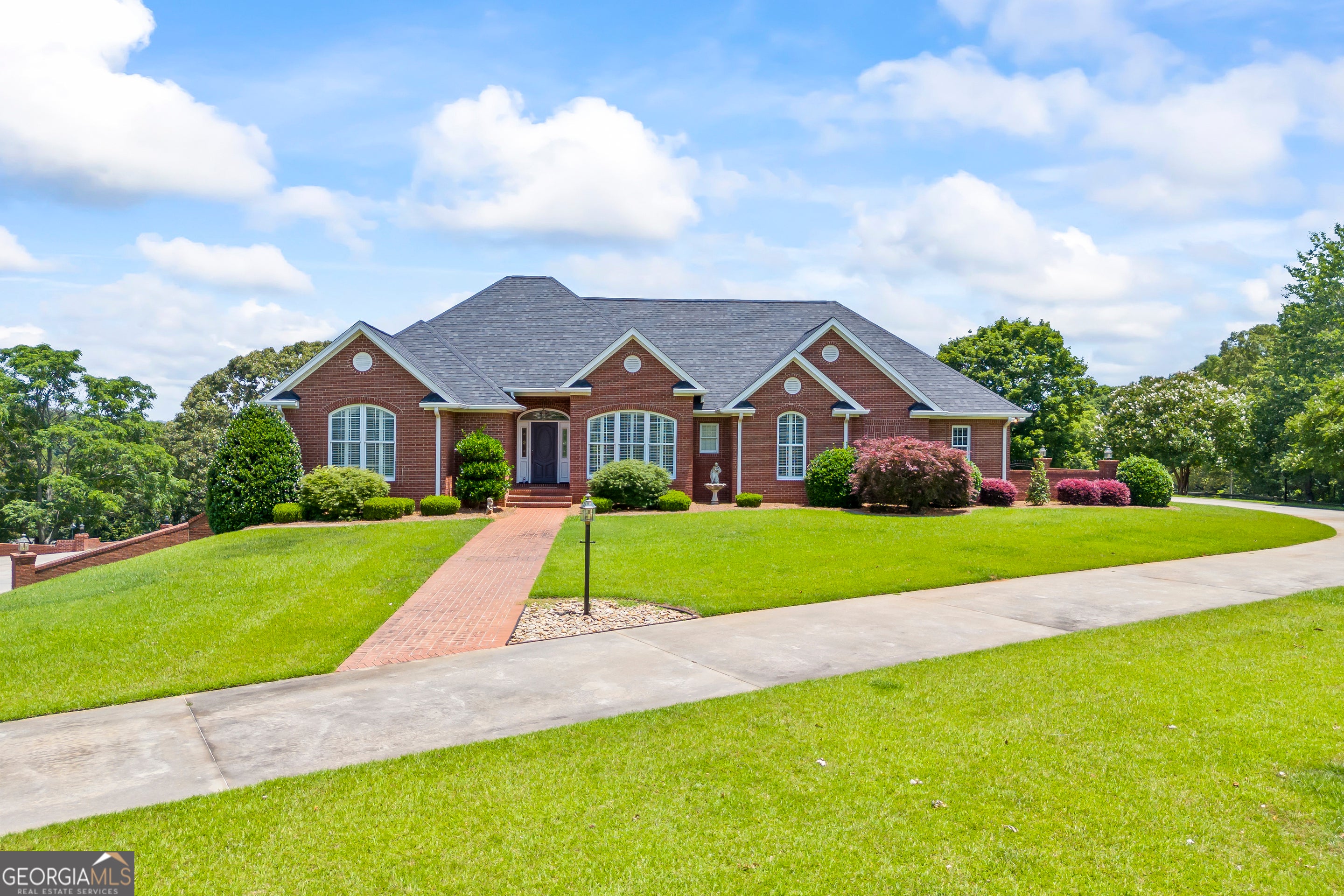 Lavonia, Georgia, 30553, United States, 5 Bedrooms Bedrooms, ,5 BathroomsBathrooms,Residential,Active,1862896