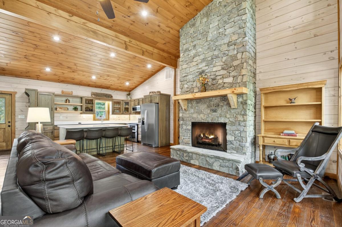 Morganton, Georgia, 30560, United States, 4 Bedrooms Bedrooms, ,4 BathroomsBathrooms,Residential,Active,1853343