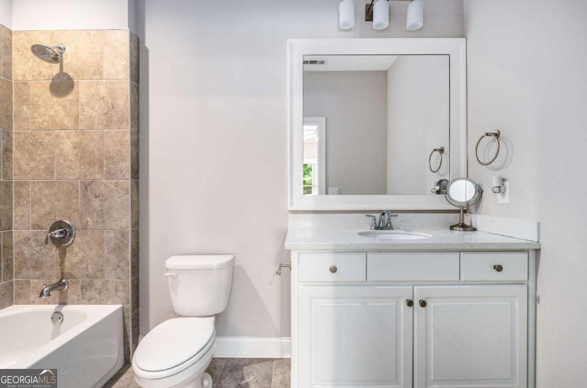 Flowery Branch, Georgia, 30542, United States, 5 Bedrooms Bedrooms, ,7 BathroomsBathrooms,Residential,Active,1941126