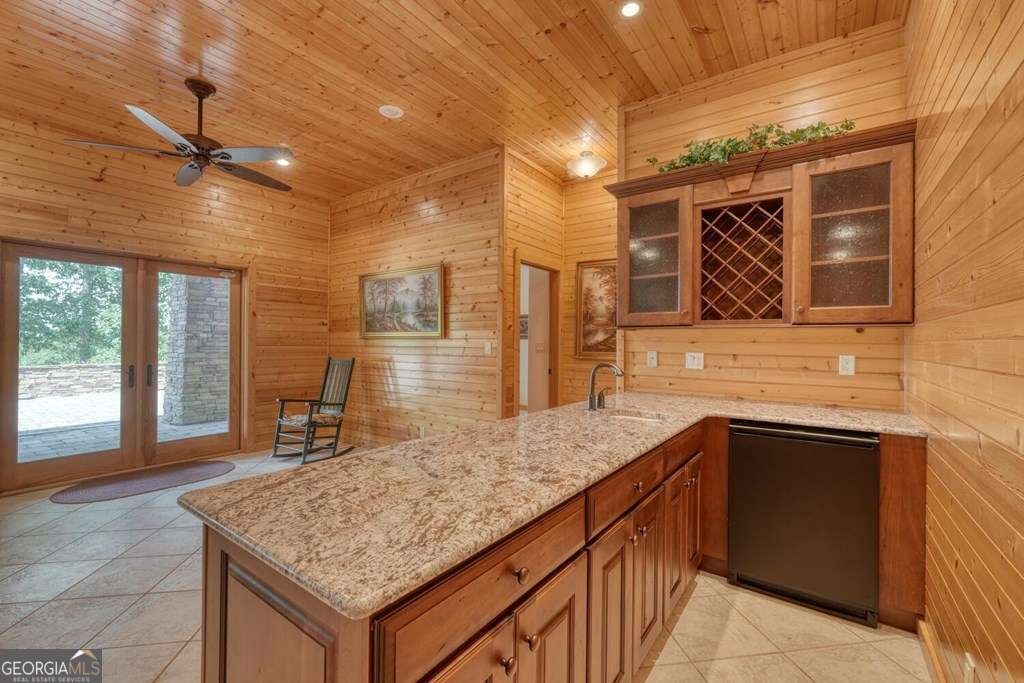Blairsville, Georgia, 30512, United States, 4 Bedrooms Bedrooms, ,6 BathroomsBathrooms,Residential,Active,1936094