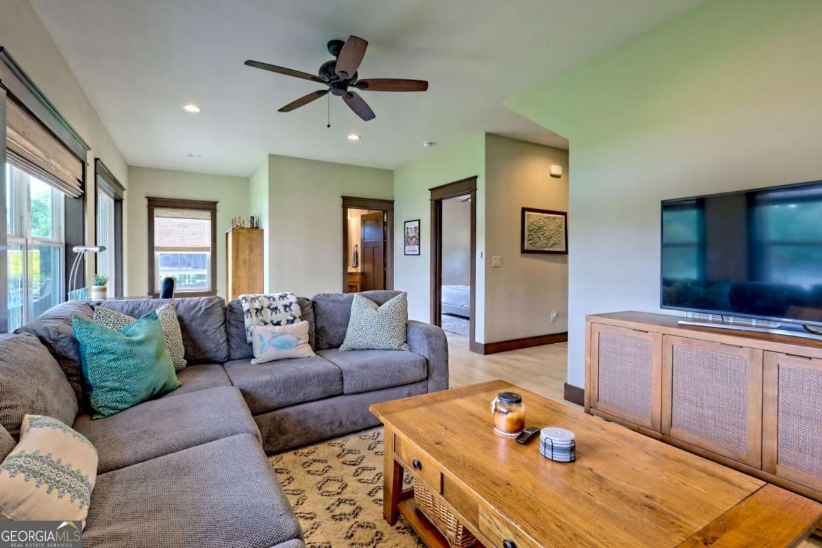 Hiawassee, Georgia, 30546, United States, 2 Bedrooms Bedrooms, ,3 BathroomsBathrooms,Residential,Active,1914779