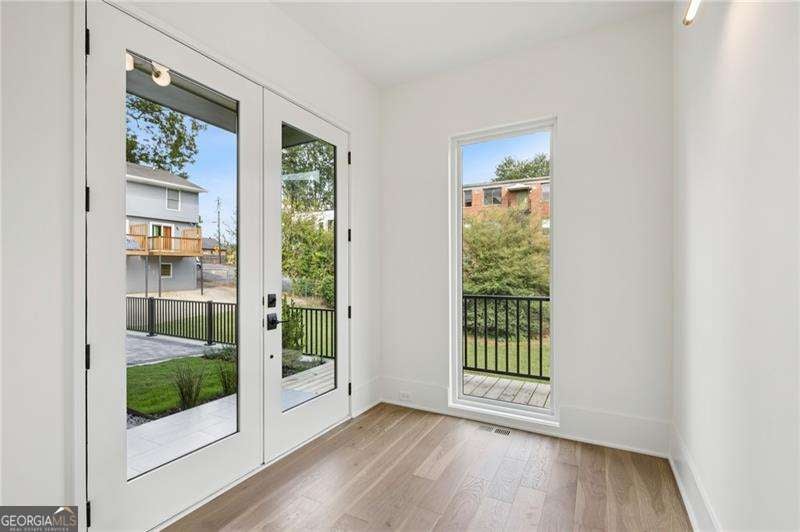 Atlanta, Georgia, 30308, United States, 4 Bedrooms Bedrooms, ,5 BathroomsBathrooms,Residential,Active,1985587