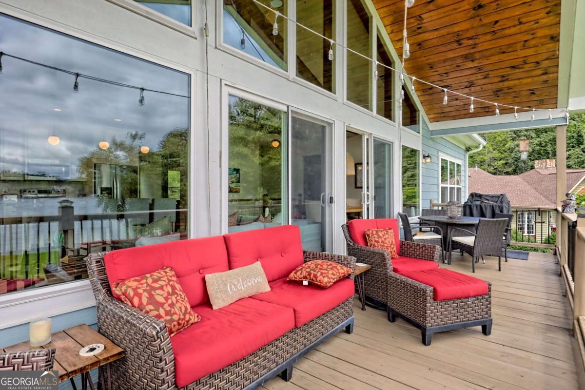 Hiawassee, Georgia, 30546, United States, 2 Bedrooms Bedrooms, ,3 BathroomsBathrooms,Residential,Active,1914779