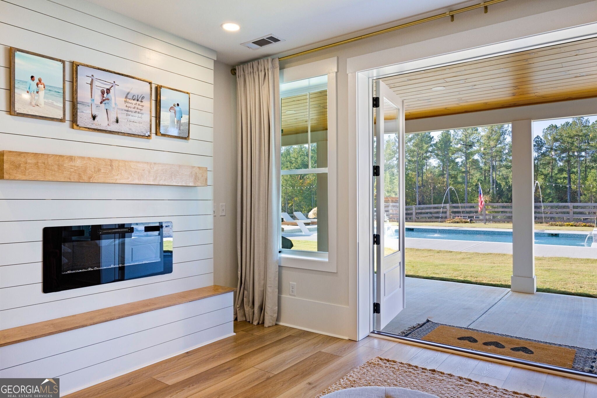 Rydal, Georgia, 30171, United States, 5 Bedrooms Bedrooms, ,5 BathroomsBathrooms,Residential,Active,1987251