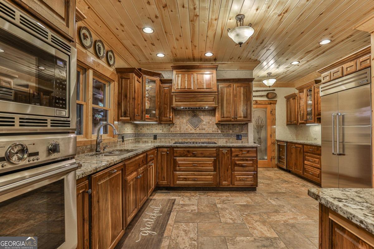 Talking Rock, Georgia, 30175, United States, 5 Bedrooms Bedrooms, ,5 BathroomsBathrooms,Residential,Active,1914617