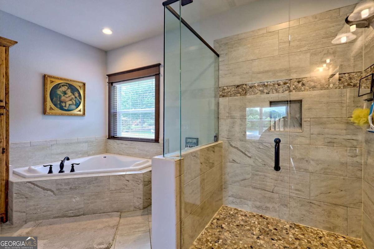 Hiawassee, Georgia, 30546, United States, 2 Bedrooms Bedrooms, ,3 BathroomsBathrooms,Residential,Active,1914779
