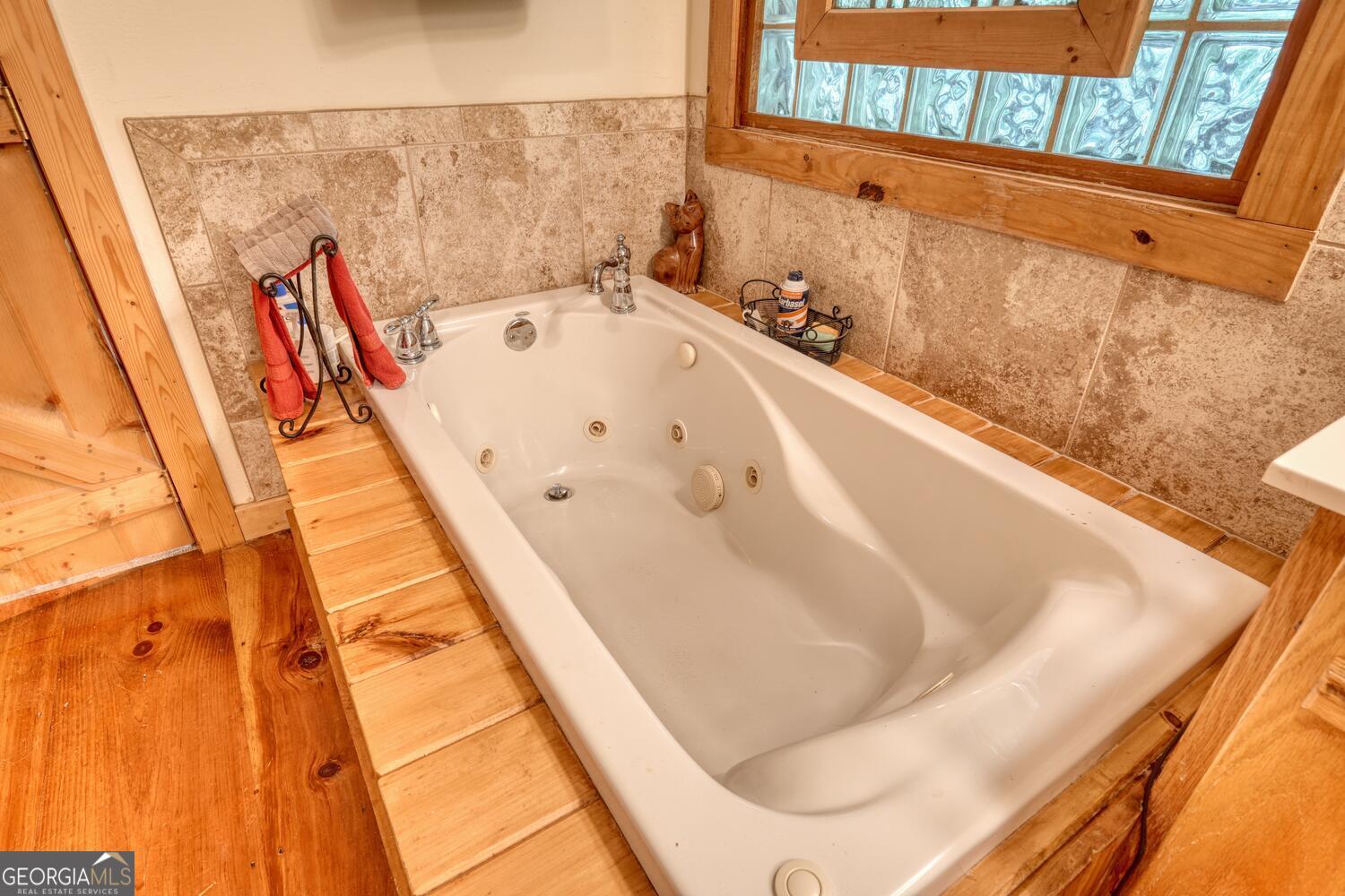 Blairsville, Georgia, 30512, United States, 4 Bedrooms Bedrooms, ,5 BathroomsBathrooms,Residential,Active,1898219