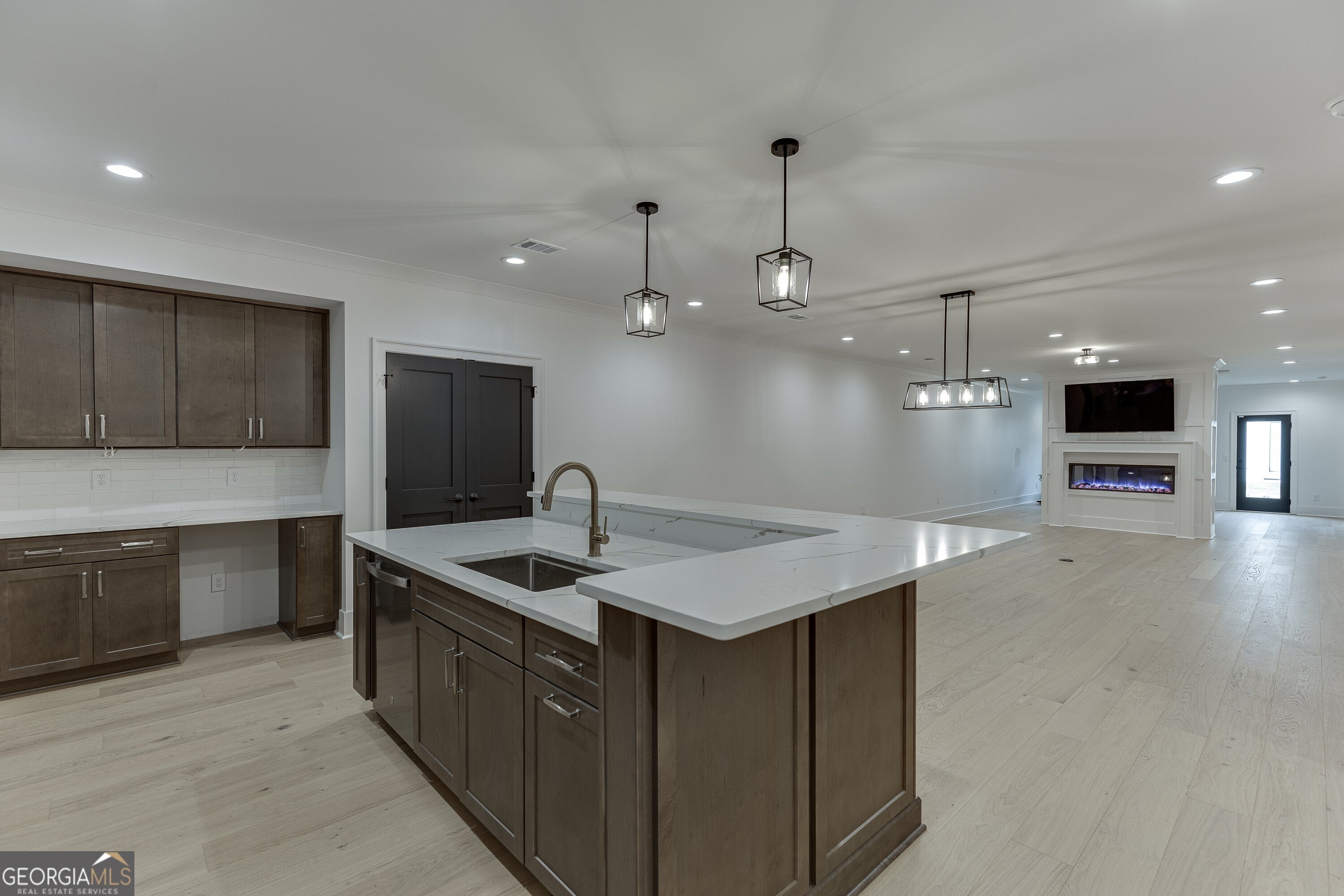 Flowery Branch, Georgia, 30542, United States, 4 Bedrooms Bedrooms, ,6 BathroomsBathrooms,Residential,Active,1999906