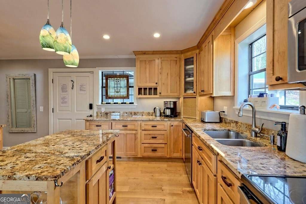 Blairsville, Georgia, 30512, United States, 4 Bedrooms Bedrooms, ,6 BathroomsBathrooms,Residential,Active,1922313