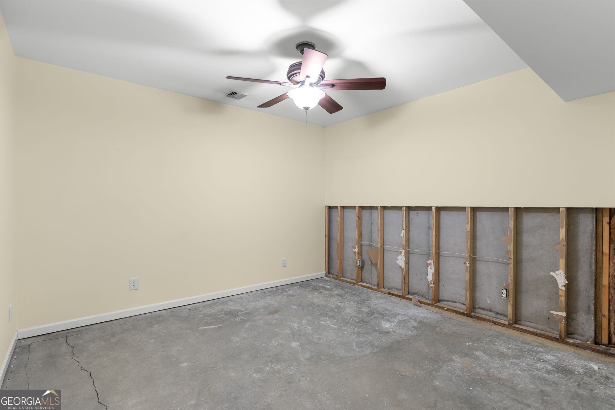 Clarkesville, Georgia, 30523, United States, 3 Bedrooms Bedrooms, ,4 BathroomsBathrooms,Residential,Active,2007020