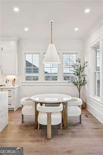 Atlanta, Georgia, 30306, United States, 6 Bedrooms Bedrooms, ,7 BathroomsBathrooms,Residential,Active,1994977