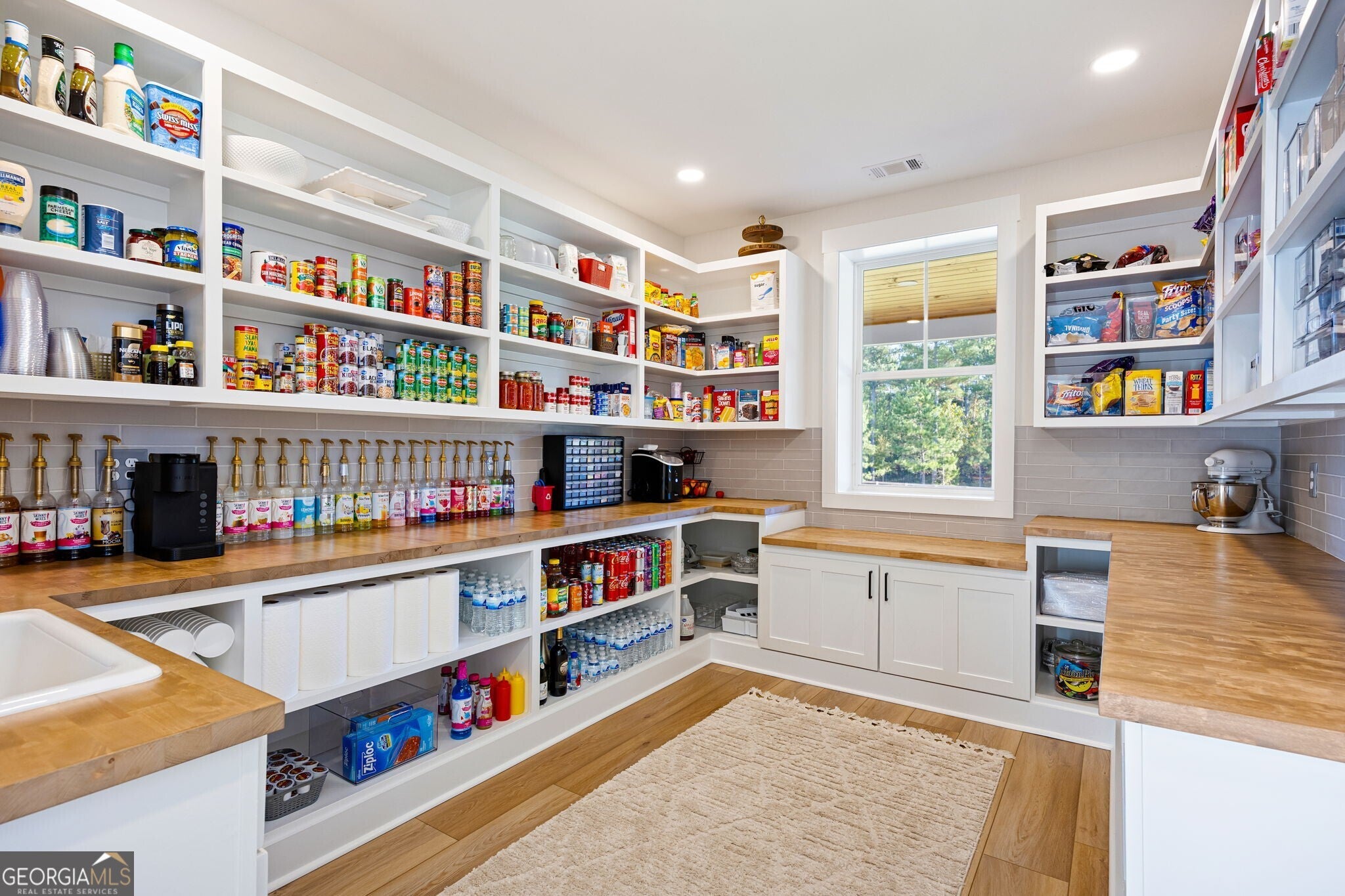 Rydal, Georgia, 30171, United States, 5 Bedrooms Bedrooms, ,5 BathroomsBathrooms,Residential,Active,1987251