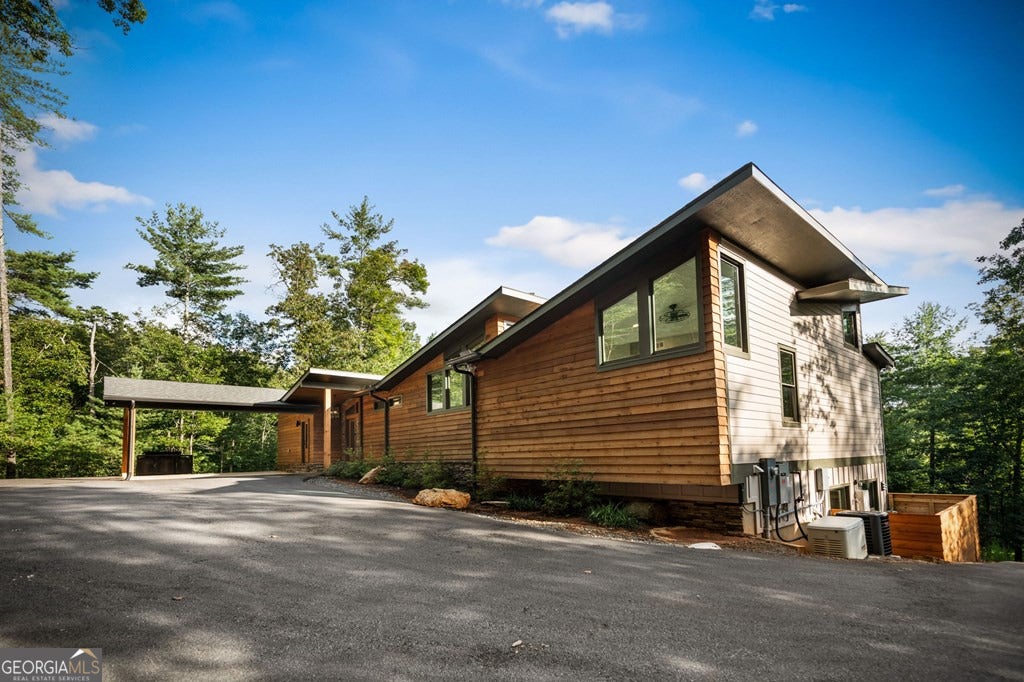 Ellijay, Georgia, 30540, United States, 5 Bedrooms Bedrooms, ,6 BathroomsBathrooms,Residential,Active,1919053