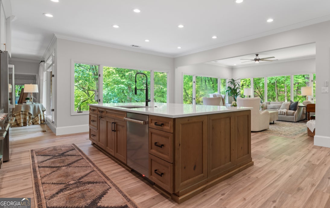Big Canoe, Georgia, 30143, United States, 5 Bedrooms Bedrooms, ,6 BathroomsBathrooms,Residential,Active,1810518