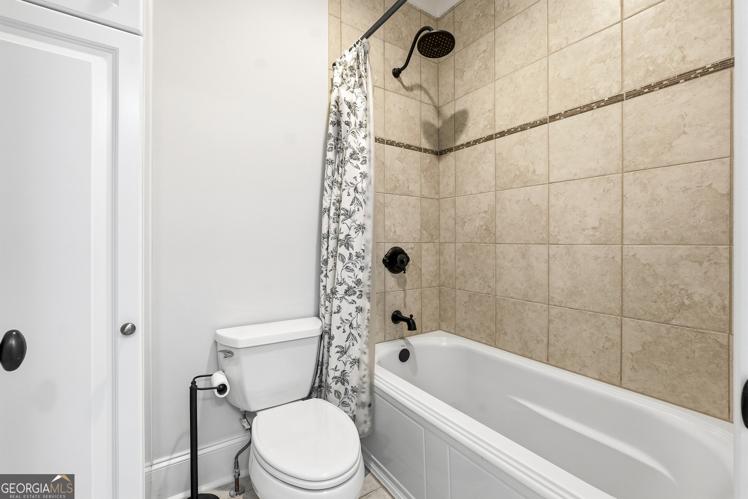 Kennesaw, Georgia, 30152, United States, 6 Bedrooms Bedrooms, ,8 BathroomsBathrooms,Residential,Active,2009375