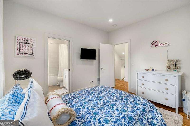 Atlanta, Georgia, 30306, United States, 4 Bedrooms Bedrooms, ,4 BathroomsBathrooms,Residential,Active,1828965
