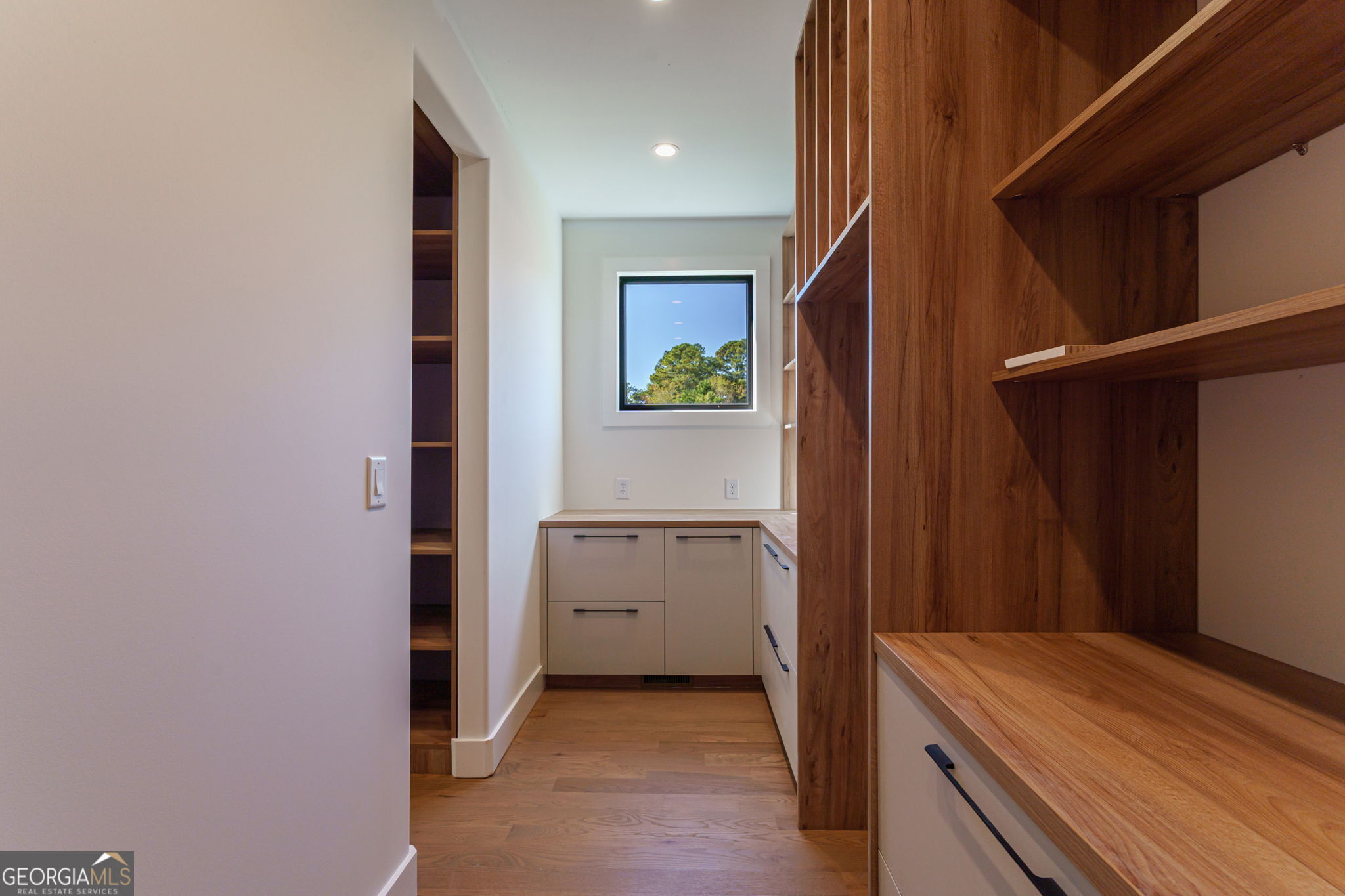 Cumming, Georgia, 30041, United States, 4 Bedrooms Bedrooms, ,4 BathroomsBathrooms,Residential,Active,1969675