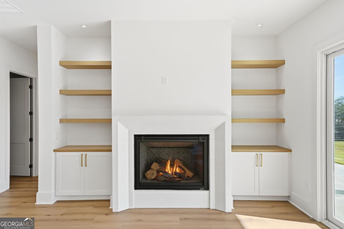 Canton, Georgia, 30115, United States, 5 Bedrooms Bedrooms, ,4 BathroomsBathrooms,Residential,Active,2002329