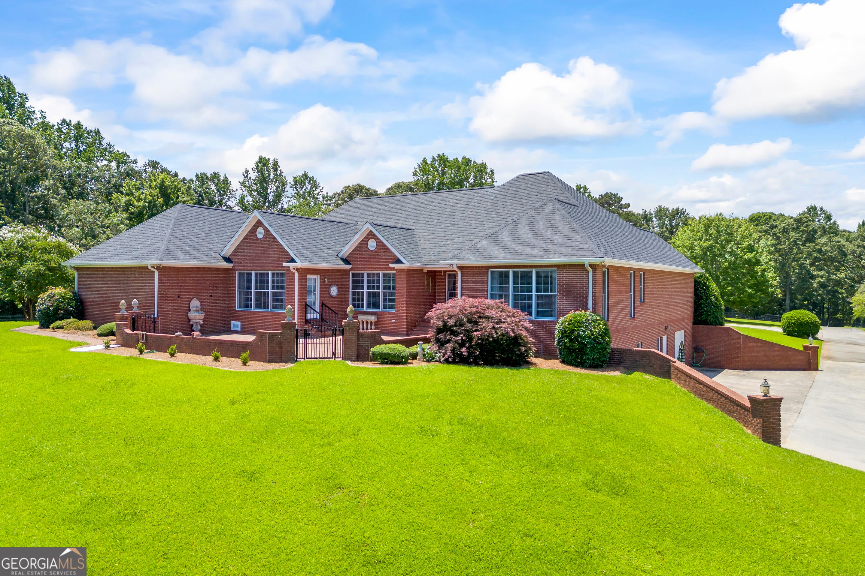 Lavonia, Georgia, 30553, United States, 5 Bedrooms Bedrooms, ,5 BathroomsBathrooms,Residential,Active,1862896