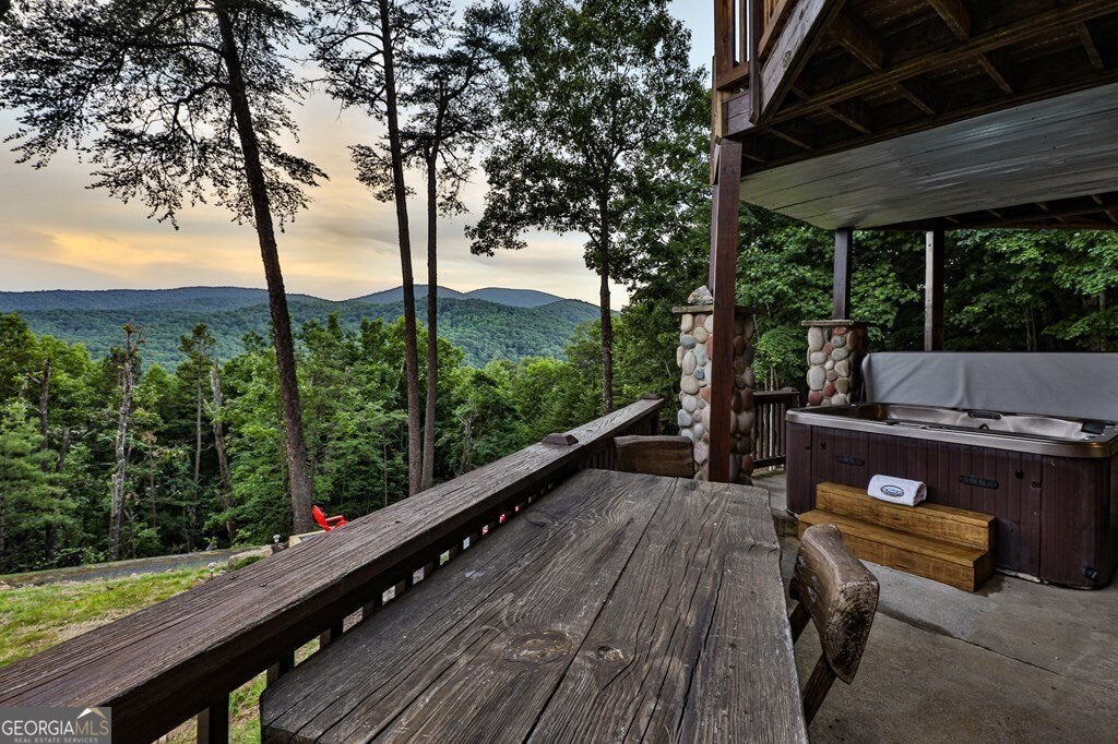 Blue Ridge, Georgia, 30513, United States, 4 Bedrooms Bedrooms, ,4 BathroomsBathrooms,Residential,Active,2010546